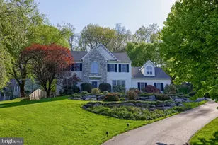 1032 Sunwood Ln, Lancaster, PA 17601 - Photo 2