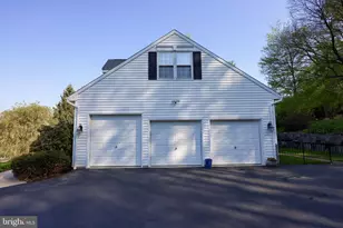 1032 Sunwood Ln, Lancaster, PA 17601 - Photo 8