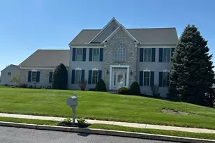 527 Peace Ave, Mount Joy, PA 17552 - Photo 2