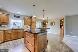 2451 Cypress Dr, Lancaster, PA 17602 - Photo 10