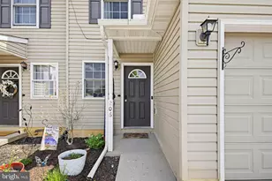 206 Red Cedar Ln, Marietta, PA 17547 - Photo 2