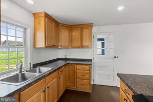 1377 Apple St, Ephrata, PA 17522 - Photo 12