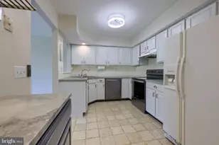 4050 Parkside Ct, Mount Joy, PA 17552 - Photo 8