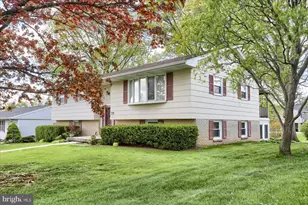 470 N Holly St, Elizabethtown, PA 17022 - Photo 2