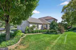 122 Creekgate Ct, Millersville, PA 17551 - Photo 2