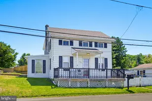 713 Kinderhook Rd, Columbia, PA 17512 - Photo 1