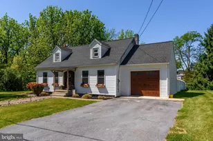 122 N 3rd St, Bainbridge, PA 17502 - Photo 2