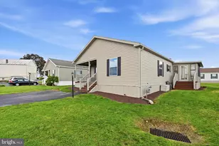 47 Makenna Ave, New Holland, PA 17557 - Photo 2