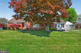 1105 Central Ave, Columbia, PA 17512 - Photo 2