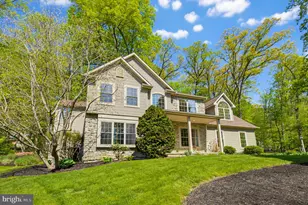 2760 Stevens Summit Dr, Columbia, PA 17512 - Photo 2
