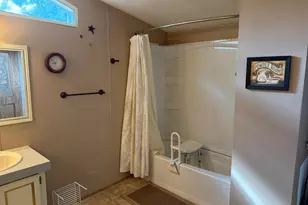 10 S Green Acres Circle, Akron, PA 17501 - Photo 12