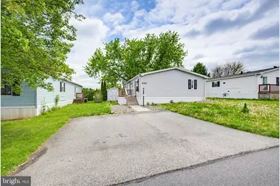225 Longwood Court W, Lancaster, PA 17603 - Photo 2