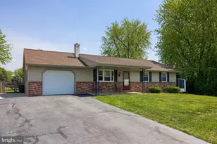 17 S Hollander Rd, Gordonville, PA 17529 - Photo 2