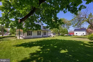 149 W Broad St, Salunga, PA 17538 - Photo 8