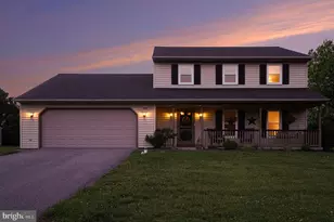 228 Cliff Ln, Elizabethtown, PA 17022 - Photo 2