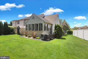 2693 Cobblestone Ln, Lancaster, PA 17601 - Photo 4