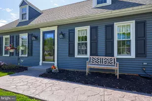 322 Powell Dr, Lancaster, PA 17601 - Photo 2