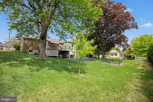 422 Westview Dr, Akron, PA 17501 - Photo 24