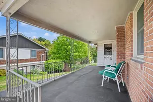422 Westview Dr, Akron, PA 17501 - Photo 4