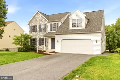 608 Redwood Drive, Lancaster, PA 17602 - Photo 2
