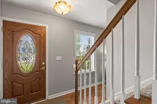 724 Fieldstone Ln, Elizabethtown, PA 17022 - Photo 2