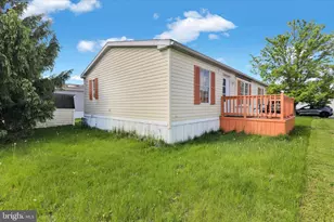102 Bridlewood Ct S, Lancaster, PA 17603 - Photo 2