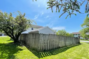 2209 Bob White Ln, Lancaster, PA 17601 - Photo 6