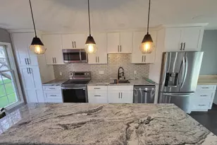 446 Crosswinds Dr, Lititz, PA 17543 - Photo 2