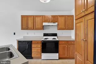 53 Chickadee Cir, Leola, PA 17540 - Photo 2