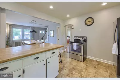 2033 Manor Ridge Drive, Lancaster, PA 17603 - Photo 2