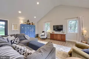 2033 Manor Ridge Dr, Lancaster, PA 17603 - Photo 8