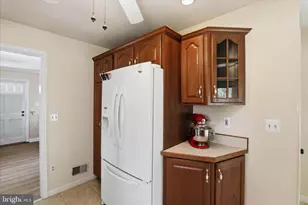 655 N Mt Joy St, Elizabethtown, PA 17022 - Photo 14