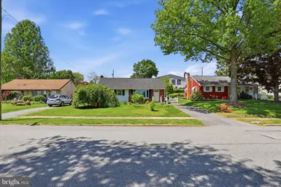 655 N Mount Joy Street, Elizabethtown, PA 17022 - Photo 2