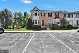 339 Cobblestone Ln, Lancaster, PA 17601 - Photo 2