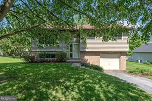 3807 Hillcrest Dr, Columbia, PA 17512 - Photo 1