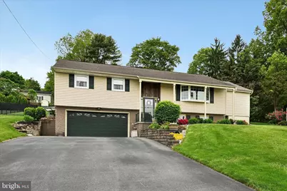 230 Edgewood Drive, New Holland, PA 17557 - Photo 4