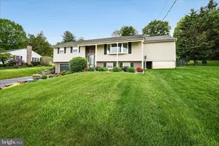 230 Edgewood Dr, New Holland, PA 17557 - Photo 8