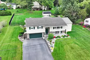 230 Edgewood Dr, New Holland, PA 17557 - Photo 1