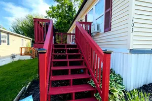 105 Fieldbridge Ct, Lancaster, PA 17603 - Photo 2