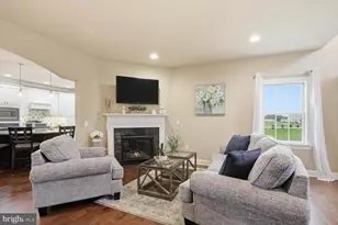 127 Anna Ln, Elizabethtown, PA 17022 - Photo 4