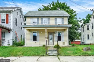 532 N State St, Ephrata, PA 17522 - Photo 2