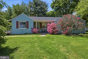 330 Cedar Ln, Mount Joy Twp, PA 17552 - Photo 2