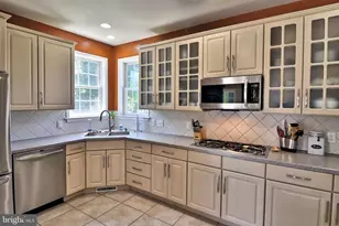 312 Squire Ln, Lititz, PA 17543 - Photo 8