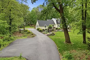 1263 Fawnwood Dr, Lancaster, PA 17601 - Photo 4
