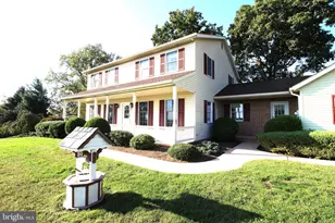 726 Stonecrest Dr, New Holland, PA 17557 - Photo 1
