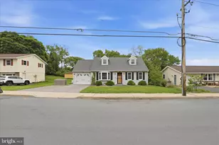369 Lake St, Ephrata, PA 17522 - Photo 2