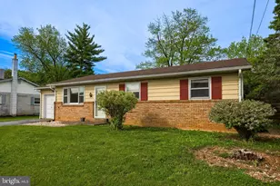 188 N Hazel St, Manheim, PA 17545 - Photo 4