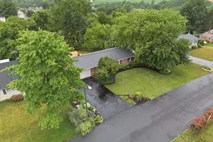 324 Southview Dr, Ephrata, PA 17522 - Photo 4
