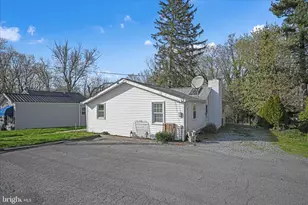 3 Greenlawn Dr, Bird in Hand, PA 17505 - Photo 4
