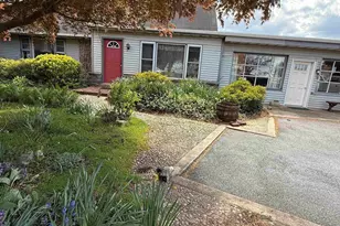 354 E Main St, Leola, PA 17540 - Photo 2